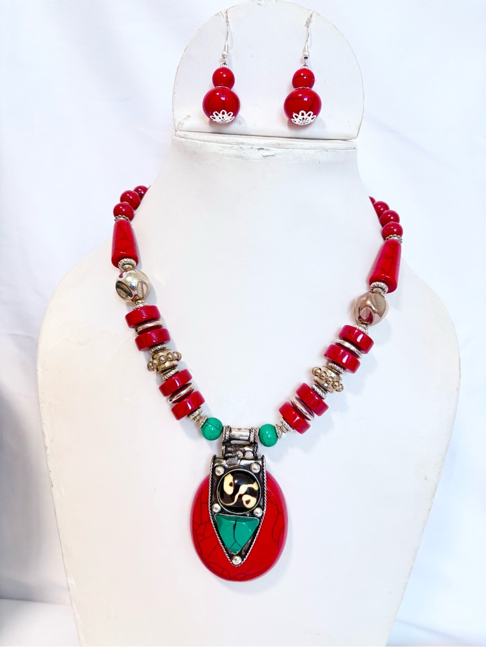 Handmade Himalayan jewelry Necklace & Earrings Set
